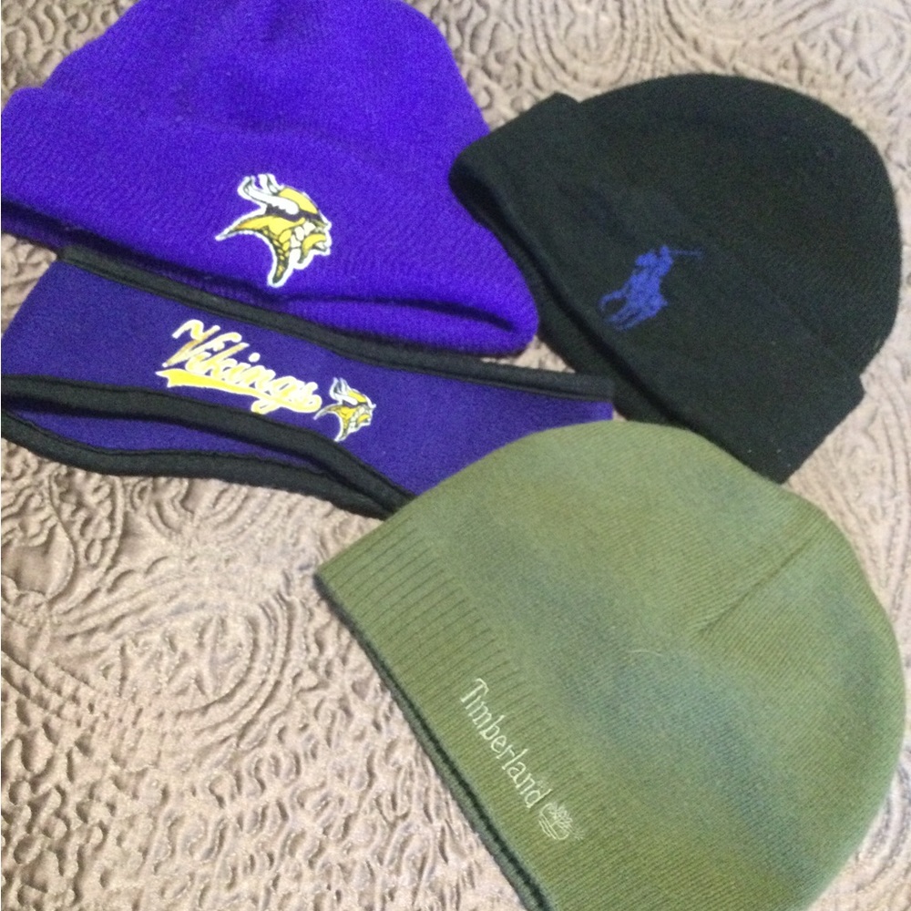 Men’s beanie set, 4 for$13